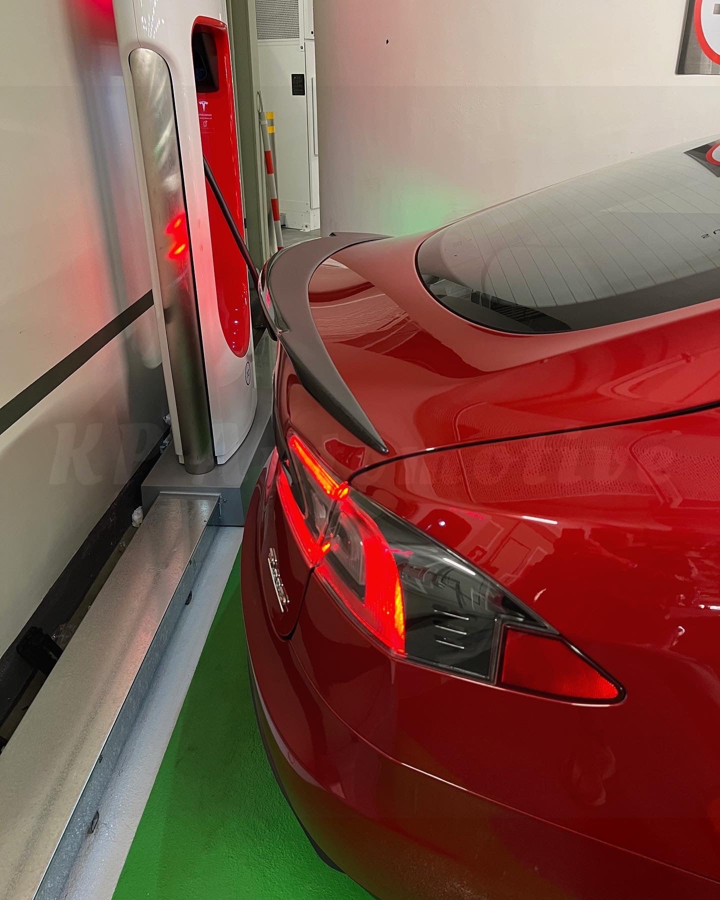 RZ Style Spoiler - Tesla Model S